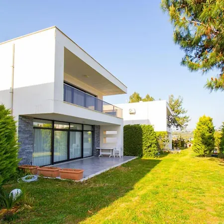 Villa Deluxe